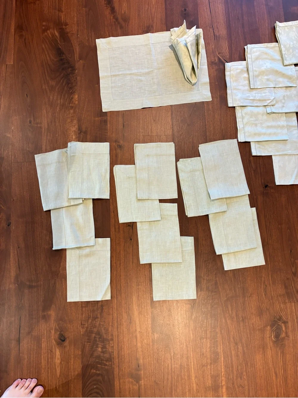 Frette Linen-Blend Placemats and Napkins Set in jaquard